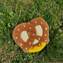 Load image into Gallery viewer, HAND TUFTED PRETZEL PURSE