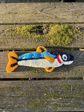 Load image into Gallery viewer, HAND TUFTED FISH RUG