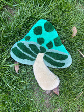 Load image into Gallery viewer, HAND TUFTED MUSHROOM