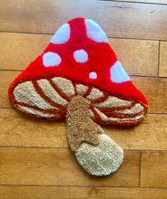 Load image into Gallery viewer, HAND TUFTED MUSHROOM
