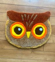 Load image into Gallery viewer, HAND TUFTED OWL RUG
