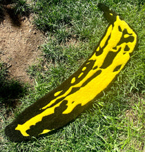 Load image into Gallery viewer, HAND TUFTED BANANA RUG
