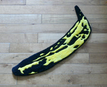 Load image into Gallery viewer, HAND TUFTED BANANA RUG
